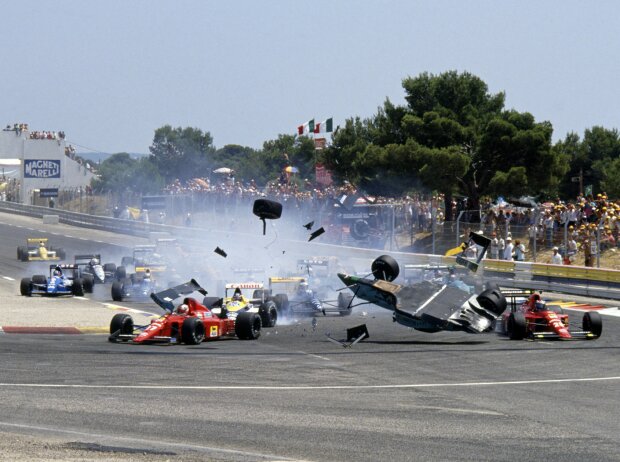 Titel-Bild zur News: Startunfall in Le Castellet 1990