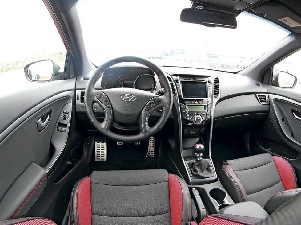 Hyundai i30 Turbo Cockpit