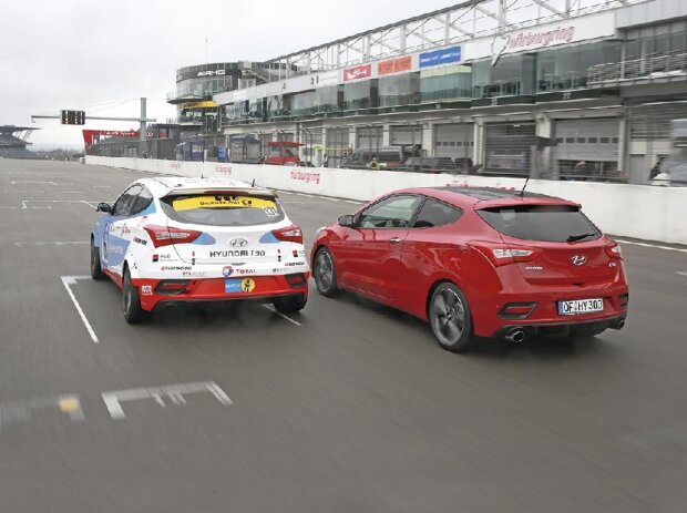 Zwei von einem Schlag: Auch von hinten sind die beiden Hyundai-i30-Brüder knackig anzuschauen