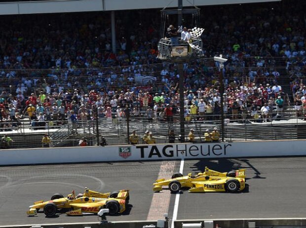 Ryan Hunter-Reay, Helio Castroneves Ryan Hunter-Reay, Helio Castroneves