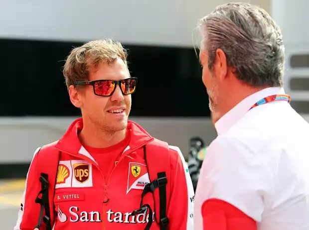 Sebastian Vettel, Maurizio Arrivabene Titel-Bild zur News: Sebastian Vettel, Maurizio Arrivabene