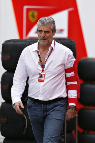 Maurizio Arrivabene Ferrari Scuderia Ferrari F1 ~Maurizio Arrivabene (Ferrari) kommt nach Armoperation mit Schiene an~ 