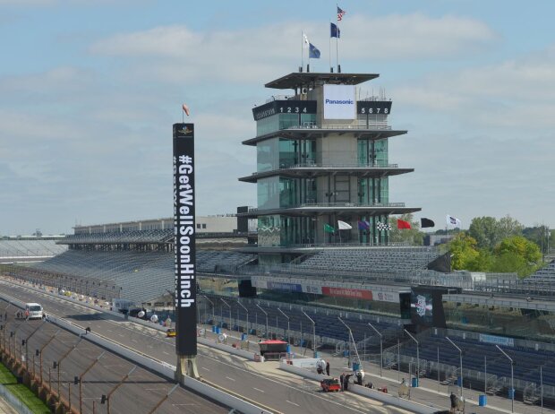 Genesungswünsche für James Hinchcliffe am Indianapolis Motor Speedway Genesungswünsche für James Hinchcliffe am Indianapolis Motor Speedway