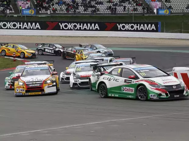 Tiago Monteiro, Start am Nürburgring 2015 Titel-Bild zur News: Tiago Monteiro, Start am Nürburgring 2015