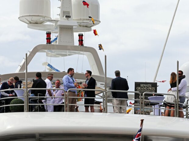Titel-Bild zur News: Party auf einer Jacht in Monaco