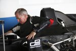 Martin Brundle testet einen GP2-Prototypen mit 18-Zoll-Rädern von Pirelli