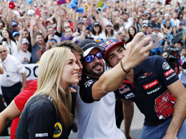 Fernando Alonso, Carlos Sainz, Roberto Merhi, Carmen Jorda