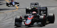 Bild zum Inhalt: McLaren: Bei Button platzt Knoten, Alonso rollt aus