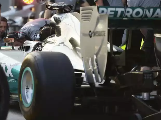 Mercedes Pit Titel-Bild zur News: Mercedes Pit