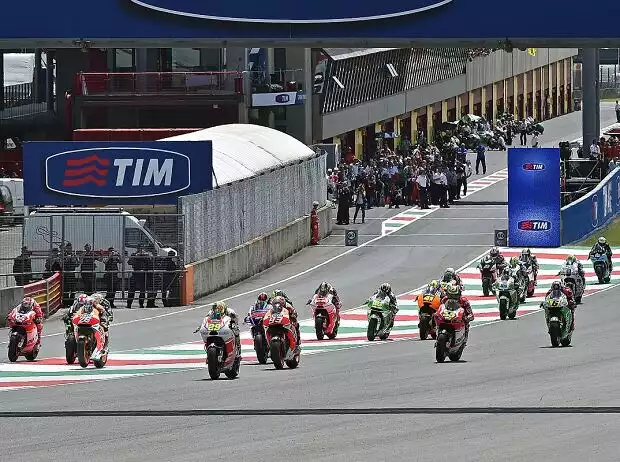Start zum MotoGP-Rennen in Mugello 2014 Titel-Bild zur News: Start zum MotoGP-Rennen in Mugello 2014