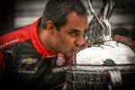 Indy-500-Sieger Juan Pablo Montoya mit der Borg-Warner-Trophy