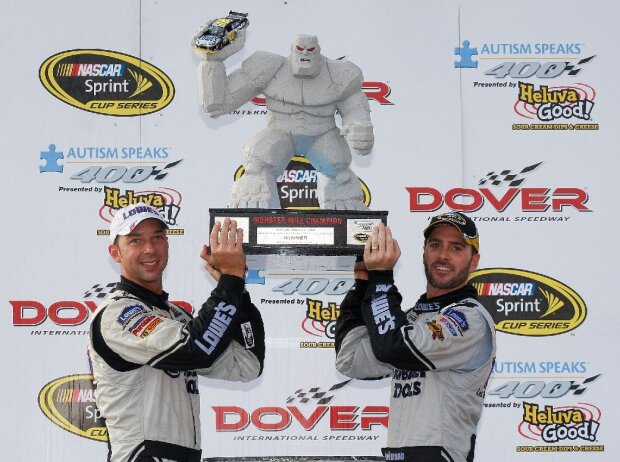 Jimmie Johnson, Chad Knaus und Miles The Monster Jimmie Johnson, Chad Knaus und Miles The Monster