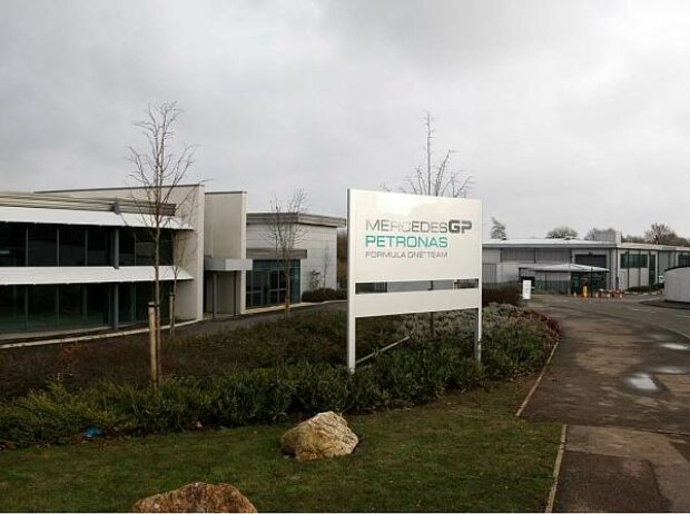 Mercedes-Fabrik in Brackley Mercedes-Fabrik in Brackley