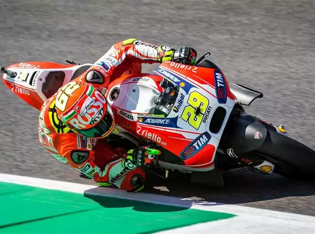 Andrea Iannone Titel-Bild zur News: Andrea Iannone