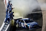 Jimmie Johnson (Hendrick) feiert seinen vierten Saisonsieg und seinen zehnten Dover-Sieg