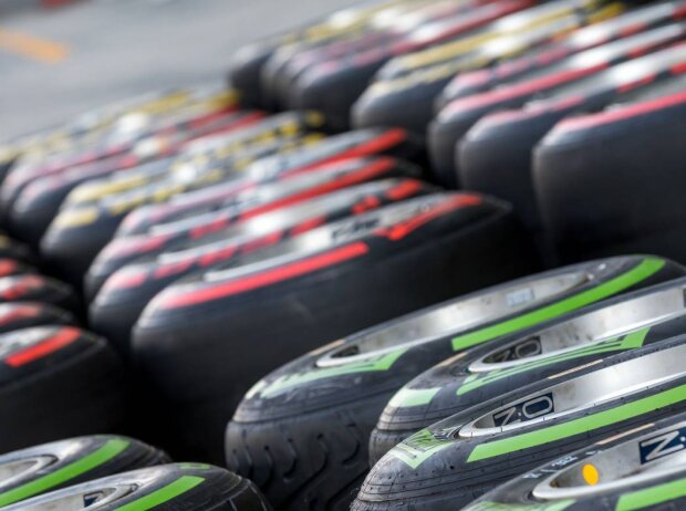Titel-Bild zur News: Pirelli Slicks Tyres