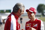 Maurizio Arrivabene und Sebastian Vettel (Ferrari) 