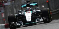 Bild zum Inhalt: Mercedes: Lewis Hamilton jubelt, Nico Rosberg genervt