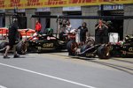 Romain Grosjean (Lotus) und Pastor Maldonado (Lotus) 