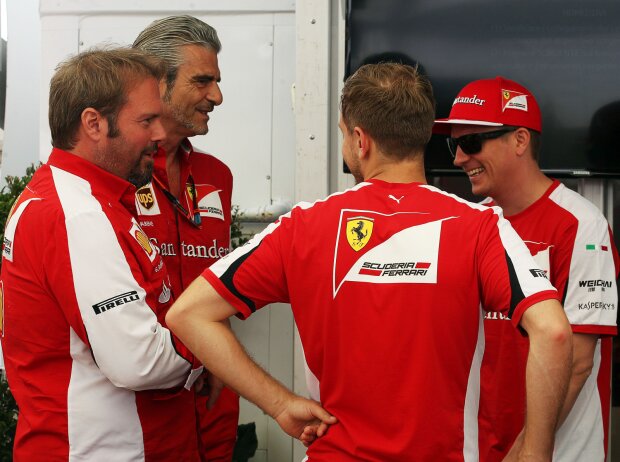 Titel-Bild zur News: Maurizio Arrivabene, Sebastian Vettel, Kimi Räikkönen