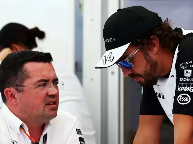 Eric Boullier, Fernando Alonso Titel-Bild zur News: Eric Boullier, Fernando Alonso