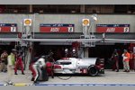 Lucas di Grassi, Loic Duval, Oliver Jarvis (Audi) 