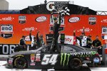 Xfinity: Kyle Busch (Gibbs) in der Victory Lane