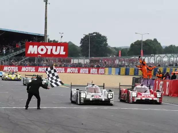 Earl Bamber, Nick Tandy, Timo Bernhard, Mark Webber, Brendon Hartley Titel-Bild zur News: Earl Bamber, Nick Tandy, Timo Bernhard, Mark Webber, Brendon Hartley