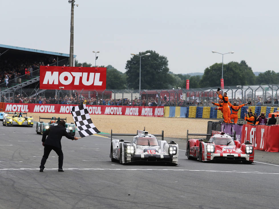 Earl Bamber, Nick Tandy, Timo Bernhard, Mark Webber, Brendon Hartley