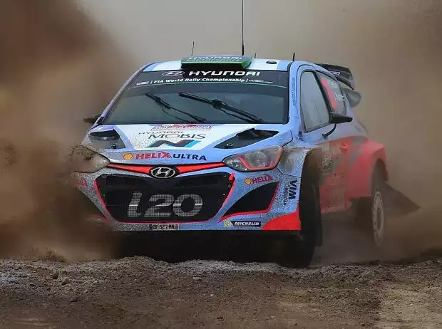 Hayden Paddon Titel-Bild zur News: Hayden Paddon