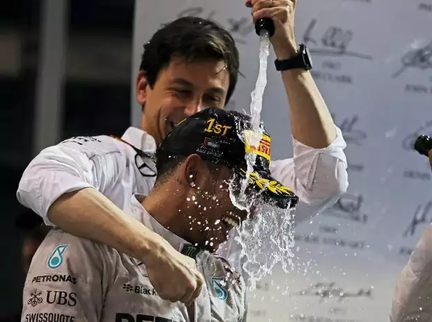 Lewis Hamilton, Toto Wolff Titel-Bild zur News: Lewis Hamilton, Toto Wolff