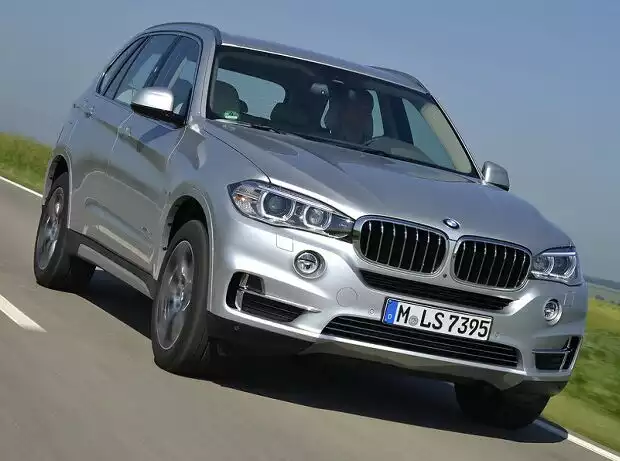 BMW X5 xDrive 40e Titel-Bild zur News: BMW X5 xDrive 40e