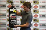 Jeff Gordon und sein Abschiedsgeschenk vom Sonoma Raceway: Eine 18-Liter-Weinflasche