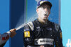 Sebastien Buemi jubelt über Sieg und Teamtitel
