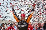 Graham Rahal jubelt in der Victory Lane