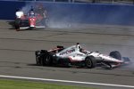 Crash von Takuma Sato (Foyt) und Will Power (Penske) 