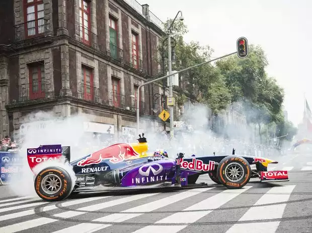 Carlos Sainz, Daniel Ricciardo Titel-Bild zur News: Carlos Sainz, Daniel Ricciardo