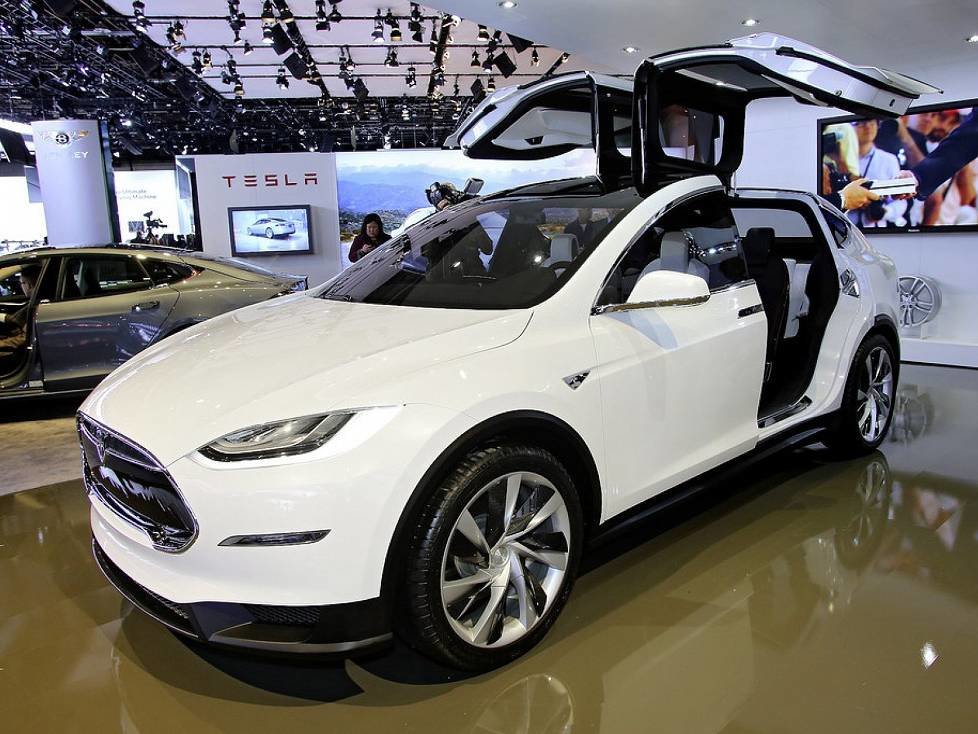 Tesla Model X.