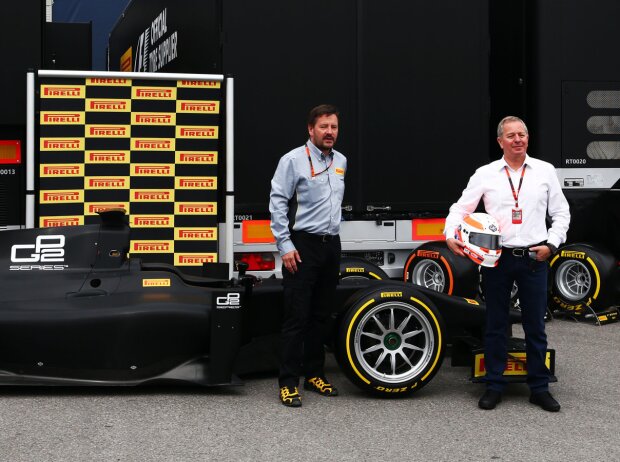 Titel-Bild zur News: Paul Hembery, Martin Brundle und ein GP2-Bolide mit 18-Zoll-Rädern
