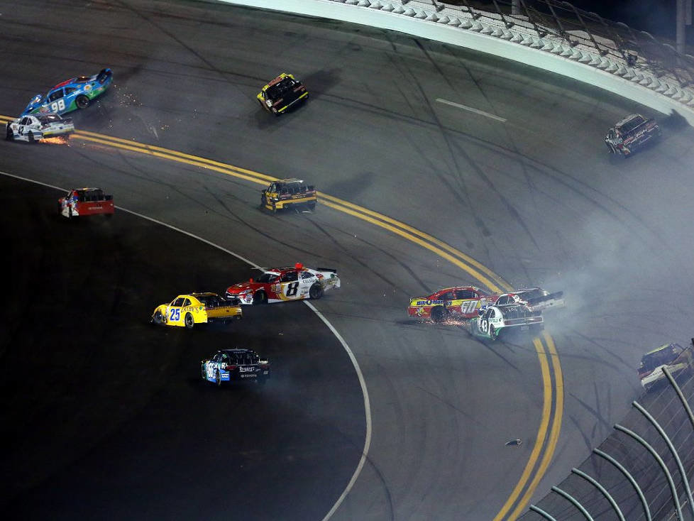 "Big One" im Xfinity-Rennen in Daytona 2015