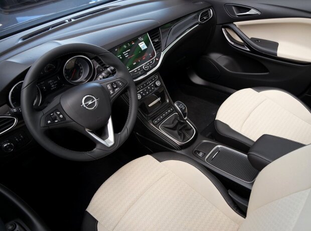 Opel Astra 2015 Cockpit