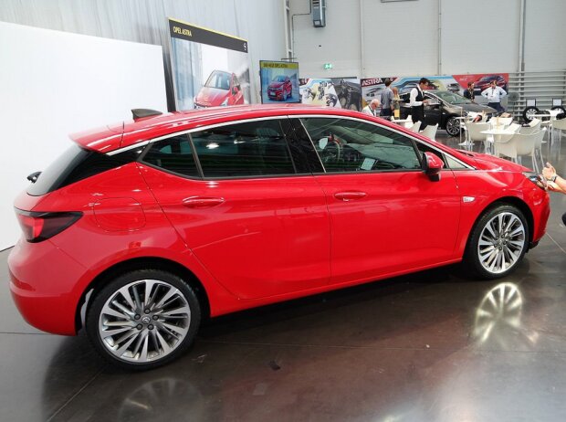 Opel Astra 2015 Seitenansicht