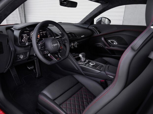 Cockpit des Audi R8 V10 