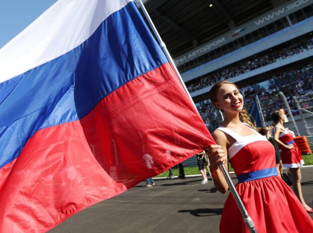 Titel-Bild zur News: Girdgirl Russland Flagge Sotschi