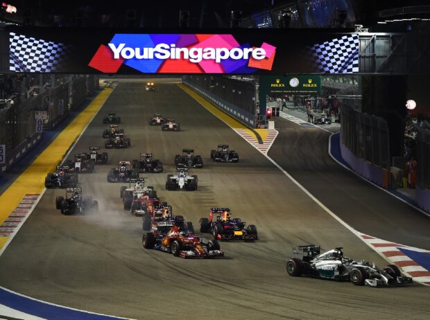 Titel-Bild zur News: Start zum Grand Prix von Singapur 2014