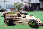 Formel-1-Blumenkasten im Paddock