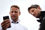 Jenson Button (McLaren) und Romain Grosjean (Lotus) 