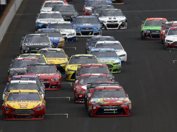 Joey Logano, Kyle Busch Joey Logano, Kyle Busch
