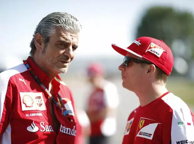 Maurizio Arrivabene, Kimi Räikkönen Titel-Bild zur News: Maurizio Arrivabene, Kimi Räikkönen