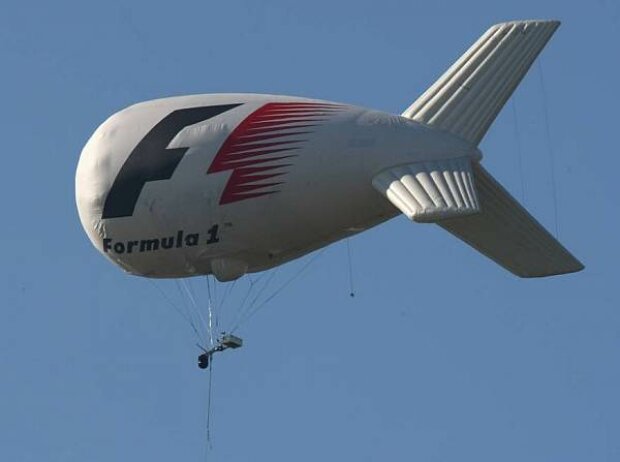 Formel-1-TV-Zeppelin für Luftaufnahmen Formel-1-TV-Zeppelin für Luftaufnahmen